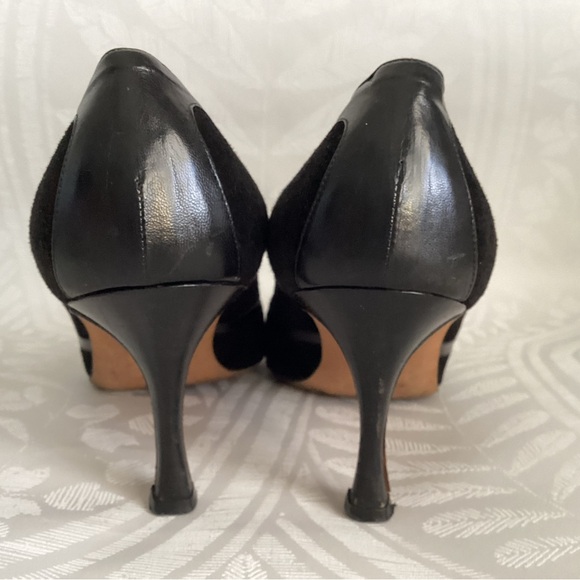 Manolo Blahnik Suede and Leather Pumps, Size 37 (6.5 US) - Picture 6 of 10